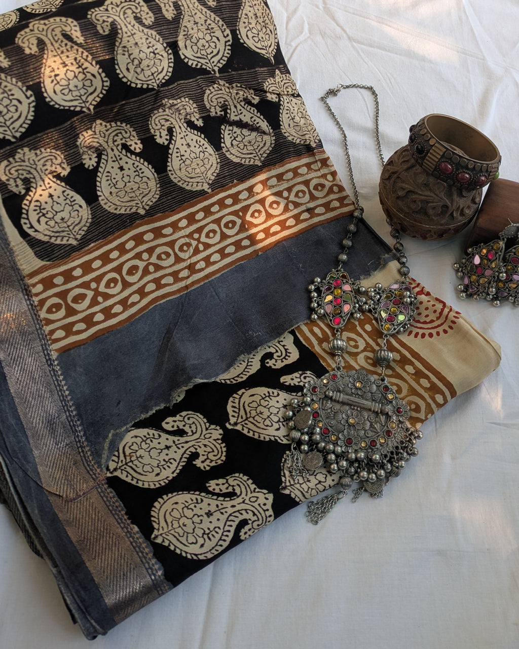 Maheswri Silk Sari with Blouse Piece (Liva Tag Sari)