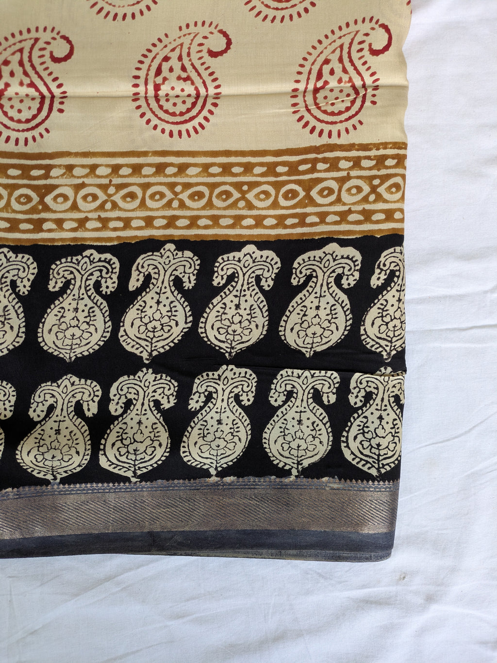 Maheswri Silk Sari with Blouse Piece (Liva Tag Sari)