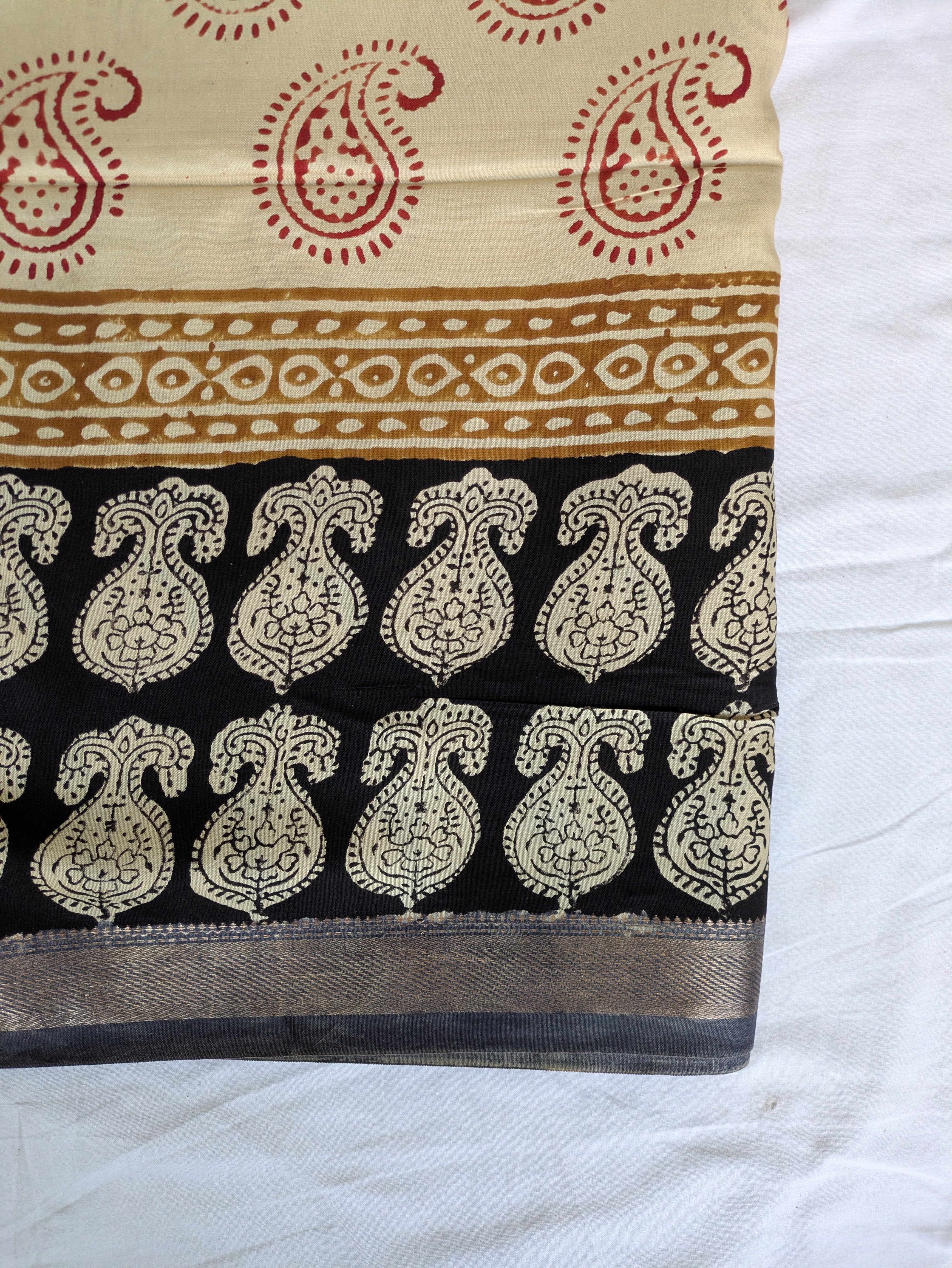 Maheswri Silk Sari with Blouse Piece (Liva Tag Sari)