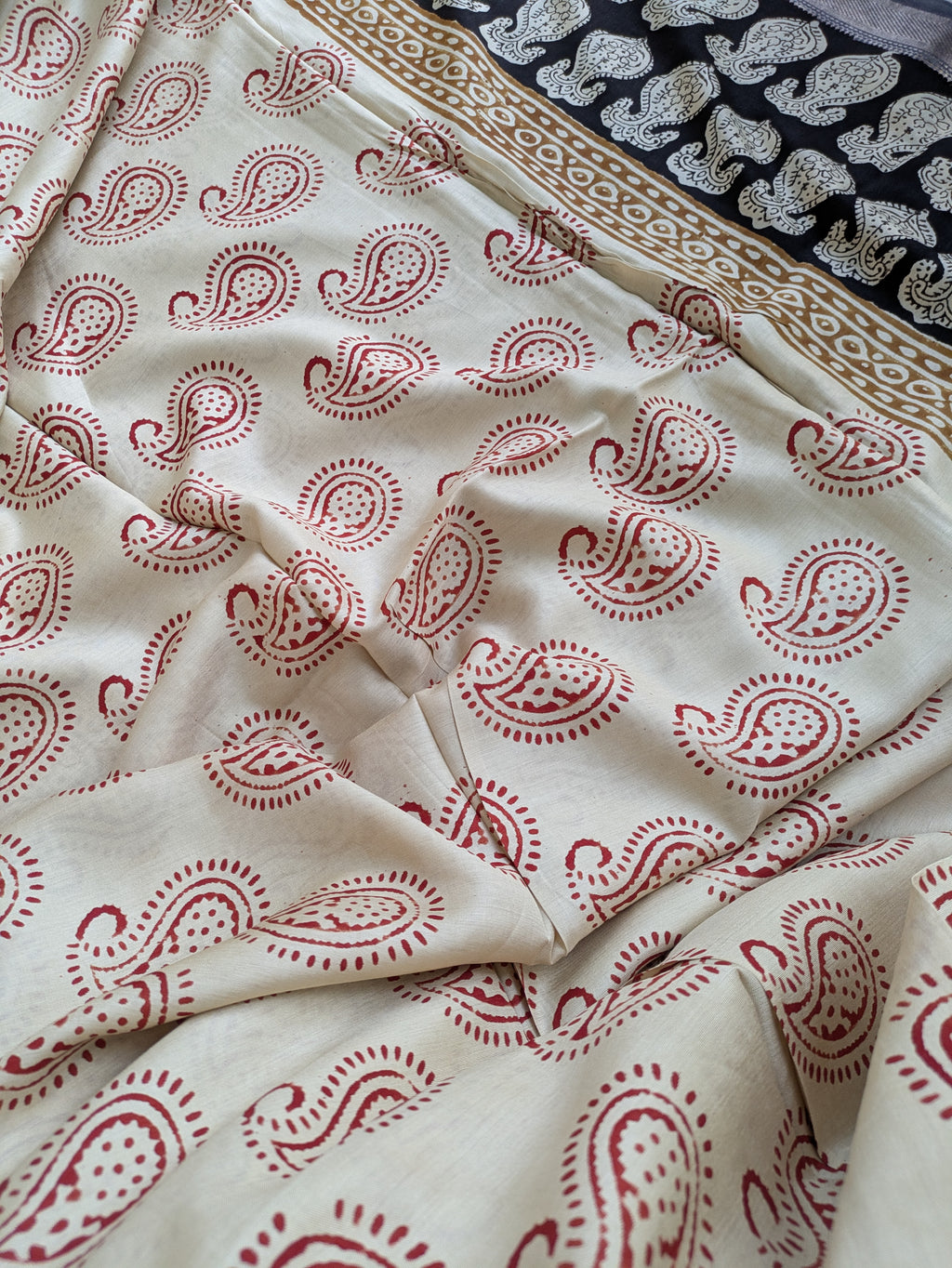 Maheswri Silk Sari with Blouse Piece (Liva Tag Sari)