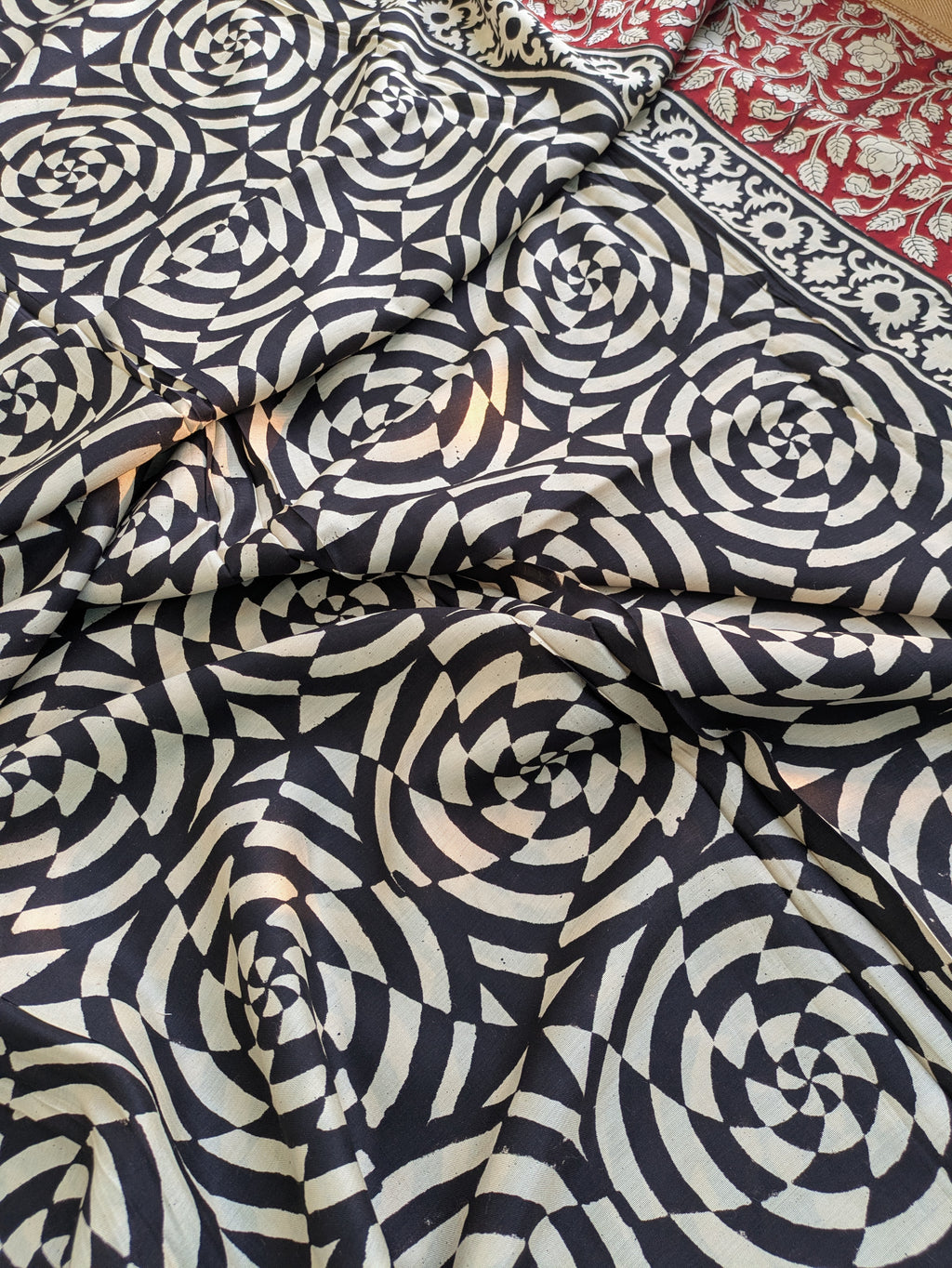 Maheswri Silk Sari with Blouse Piece (Liva Tag Sari)