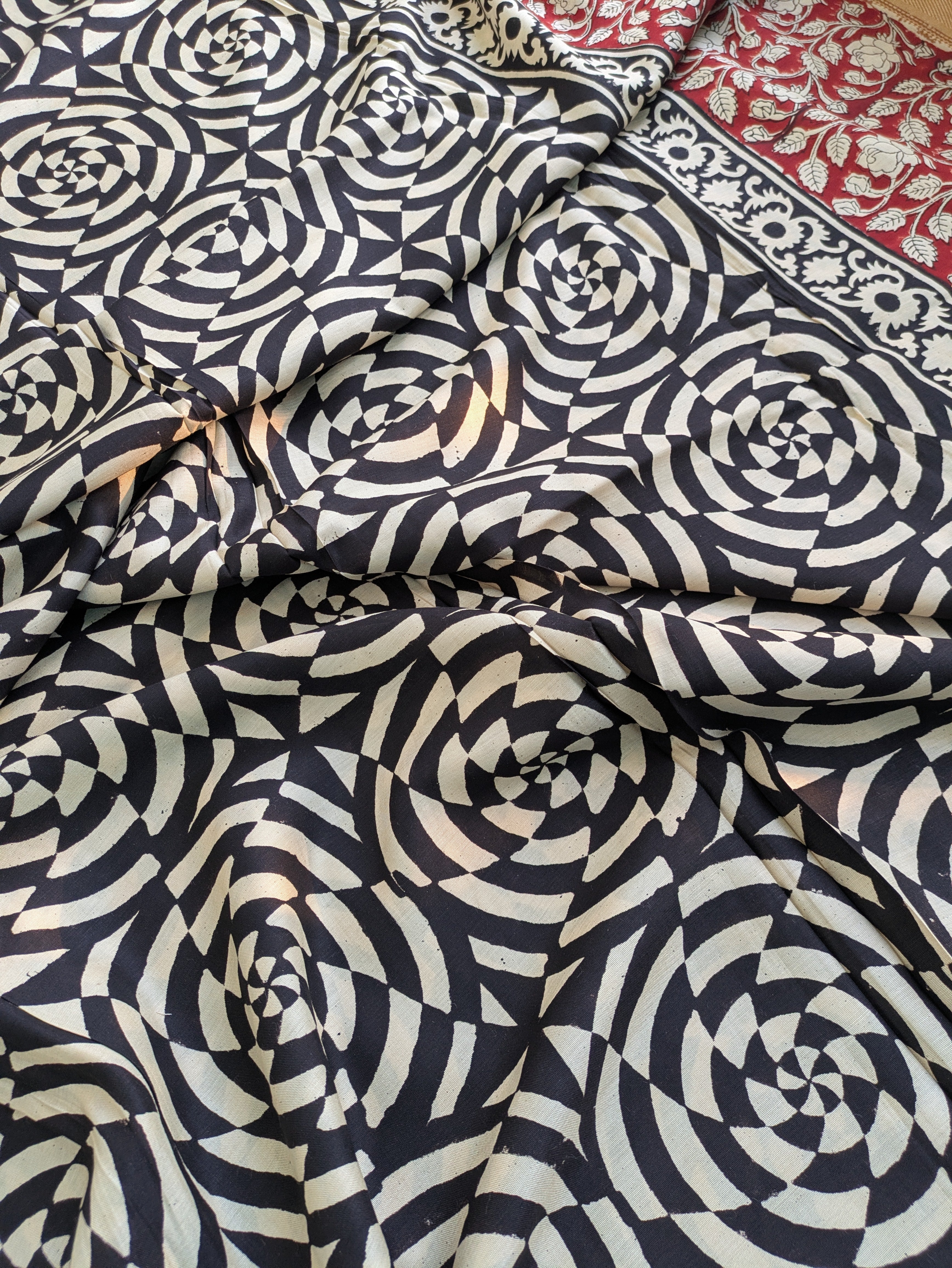 Maheswri Silk Sari with Blouse Piece (Liva Tag Sari)