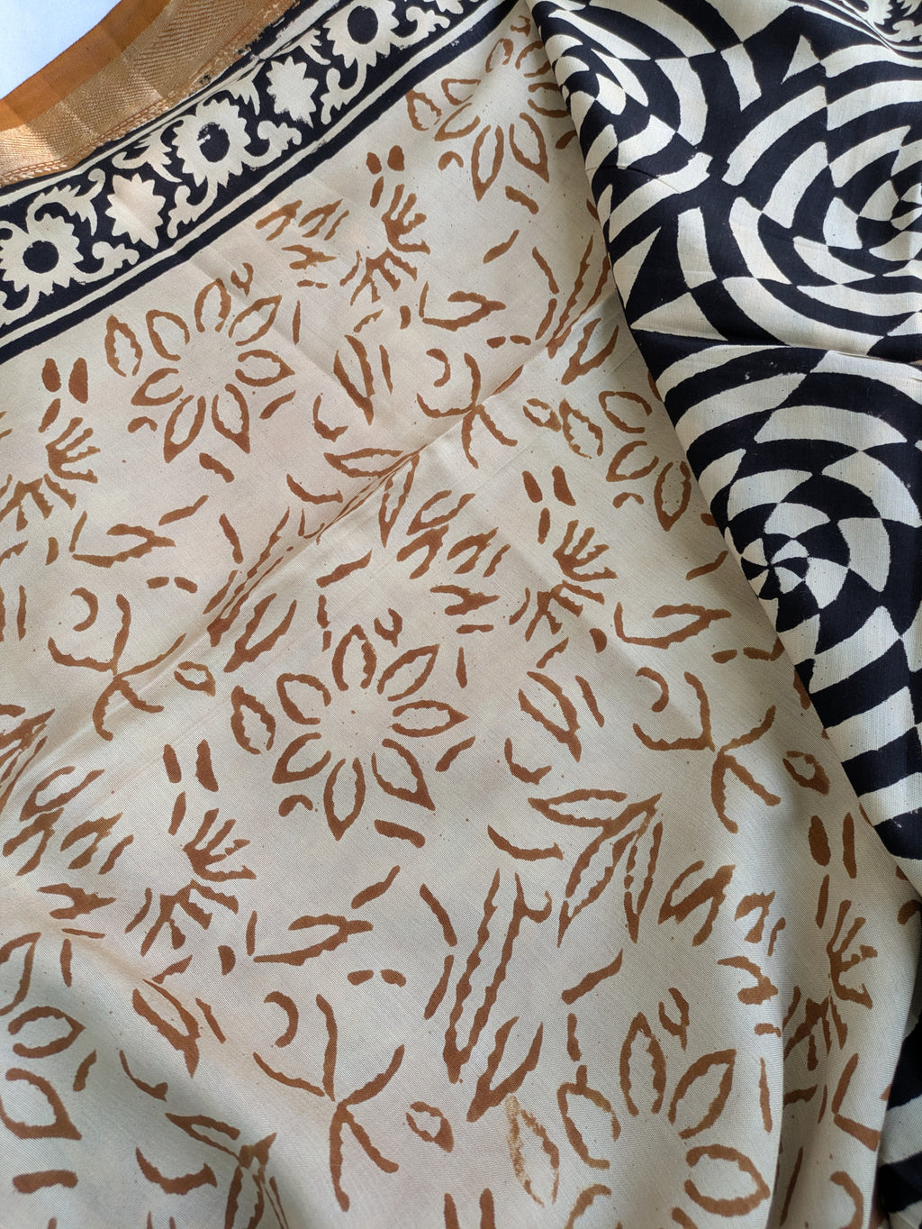 Maheswri Silk Sari with Blouse Piece (Liva Tag Sari)