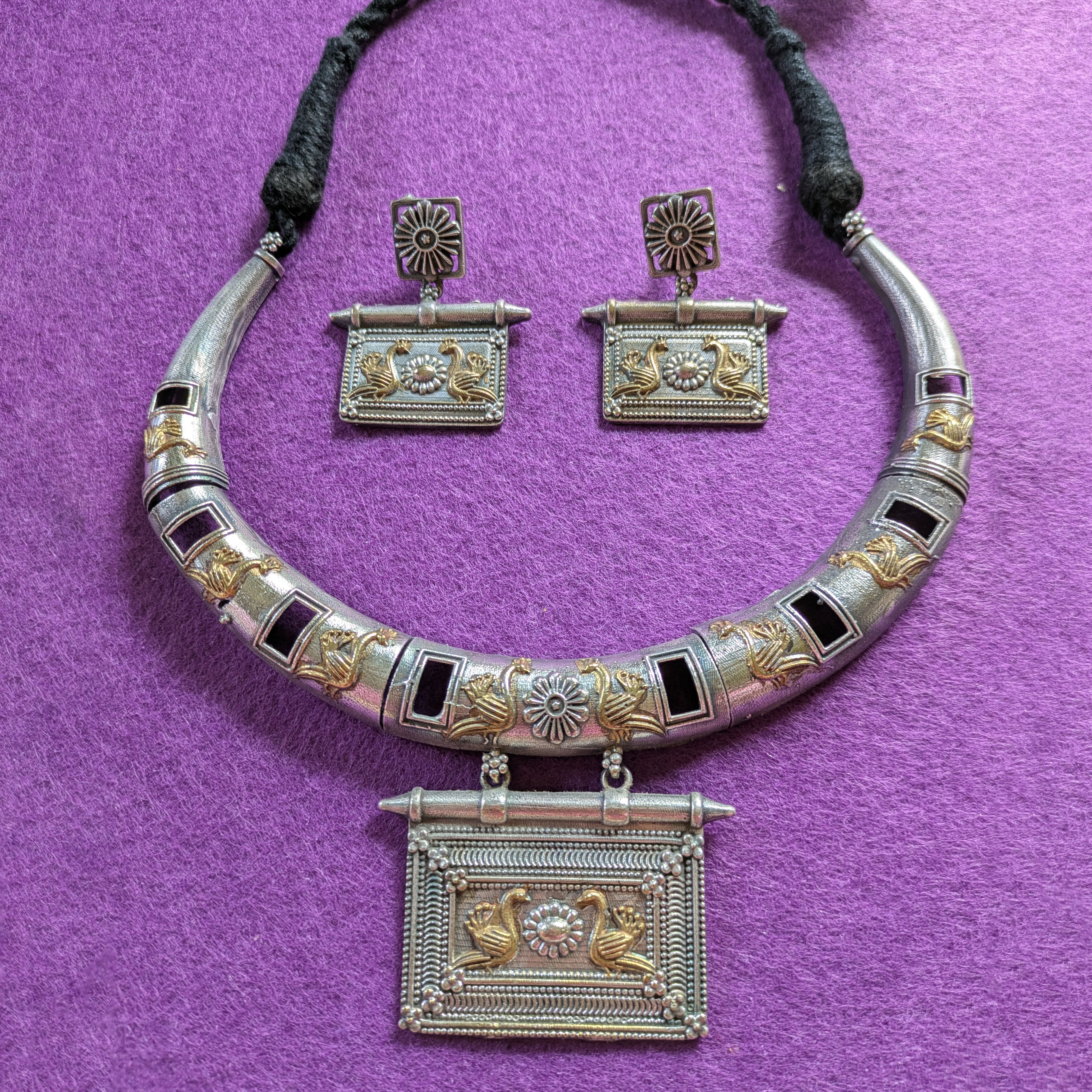 Hasuli Silver Replica Necklace with Earrings