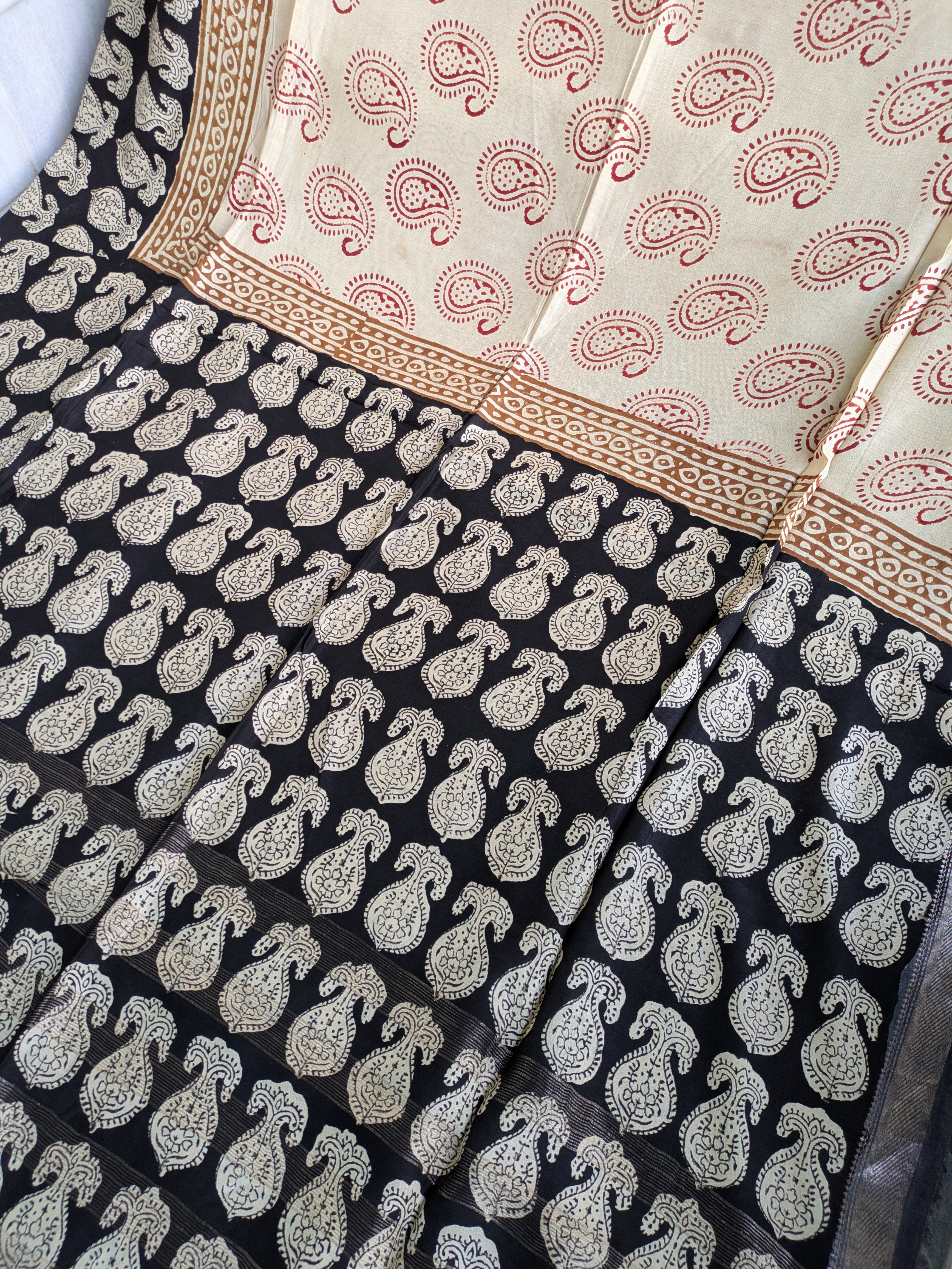Maheswri Silk Sari with Blouse Piece (Liva Tag Sari)