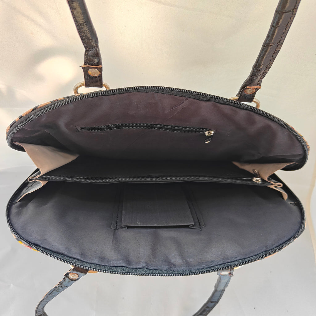 Hand Bag (Large) of Santiniketan.