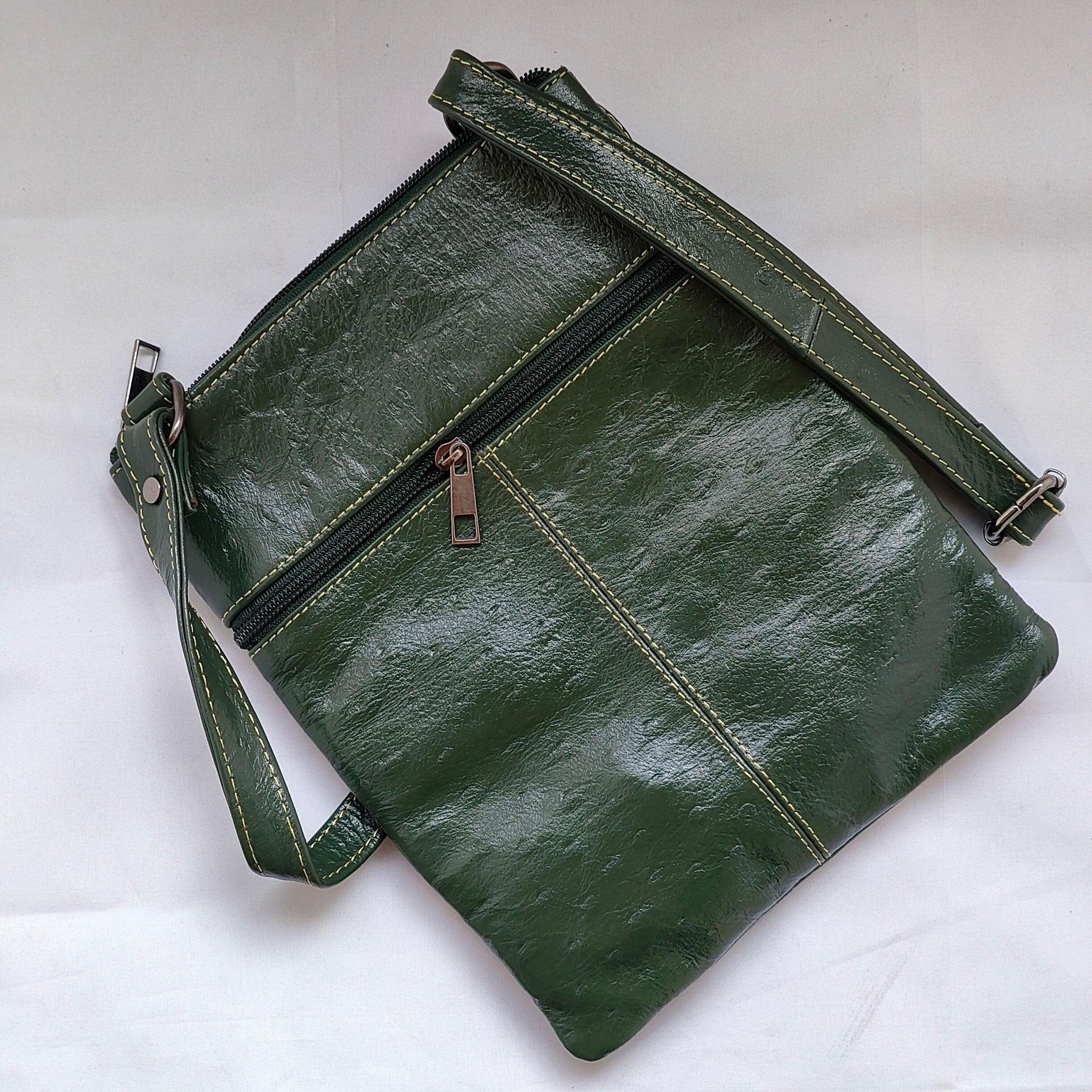 D Sling Bag Green