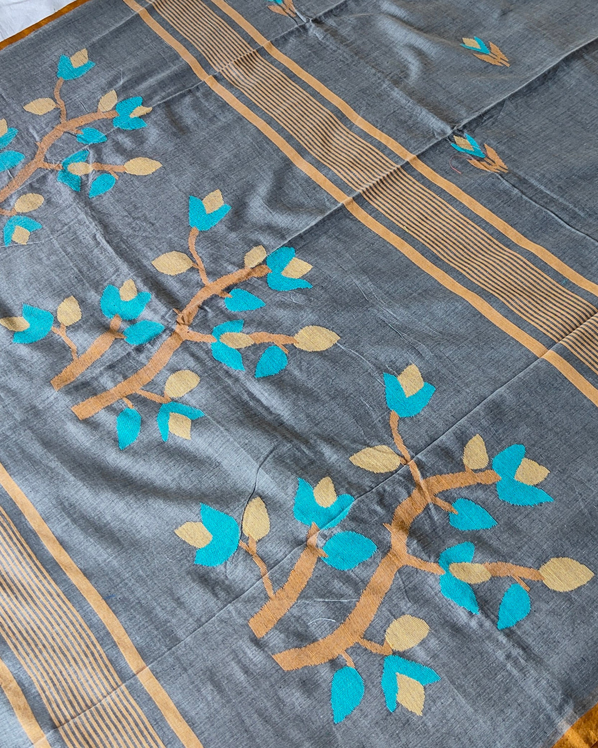 Phulia Handwoven Sari Grey