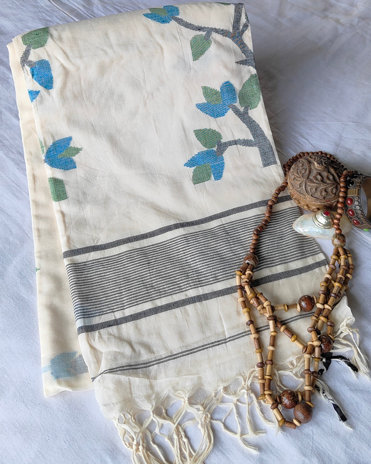 Phulia Handwoven Sari Off White