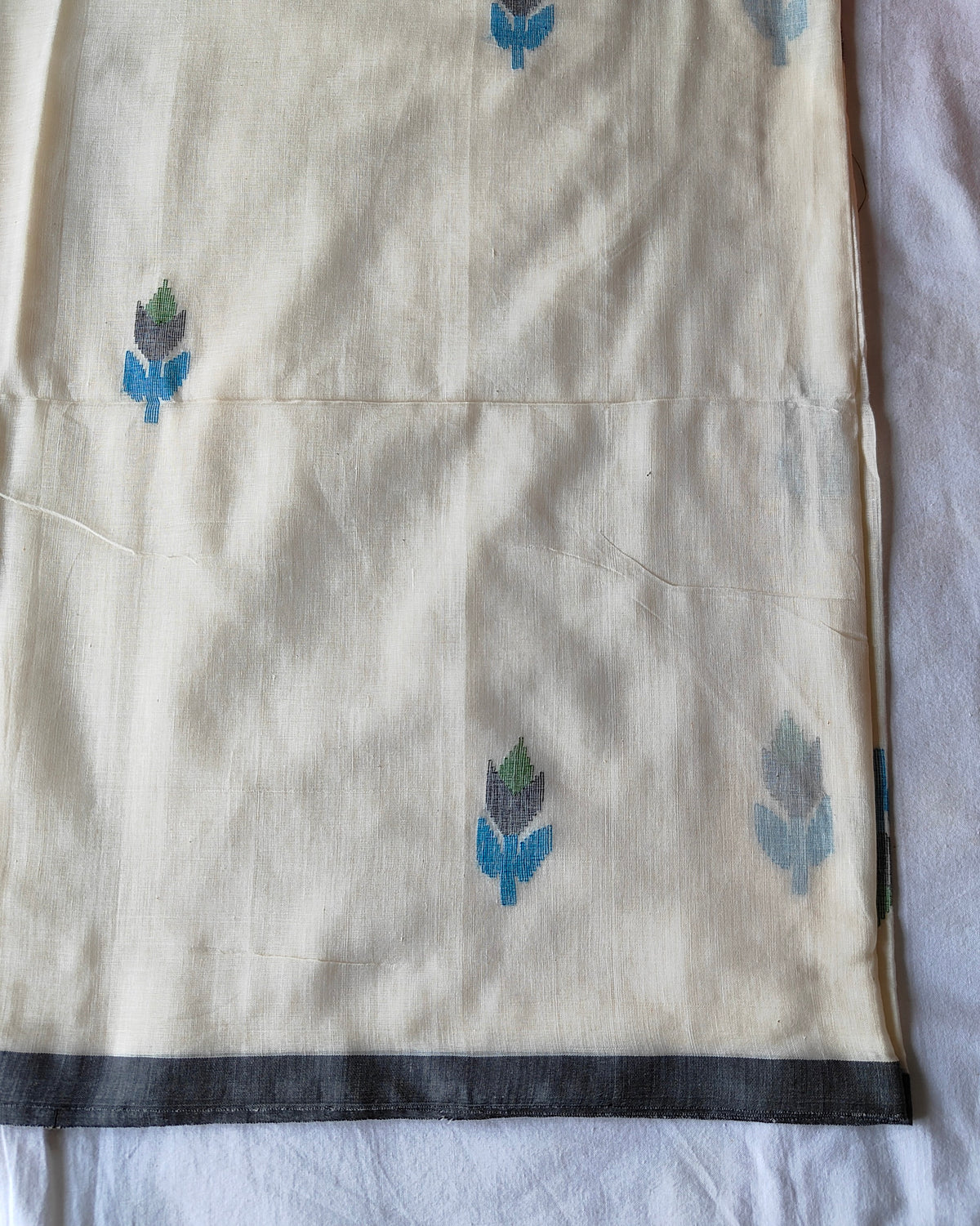 Phulia Handwoven Sari Off White