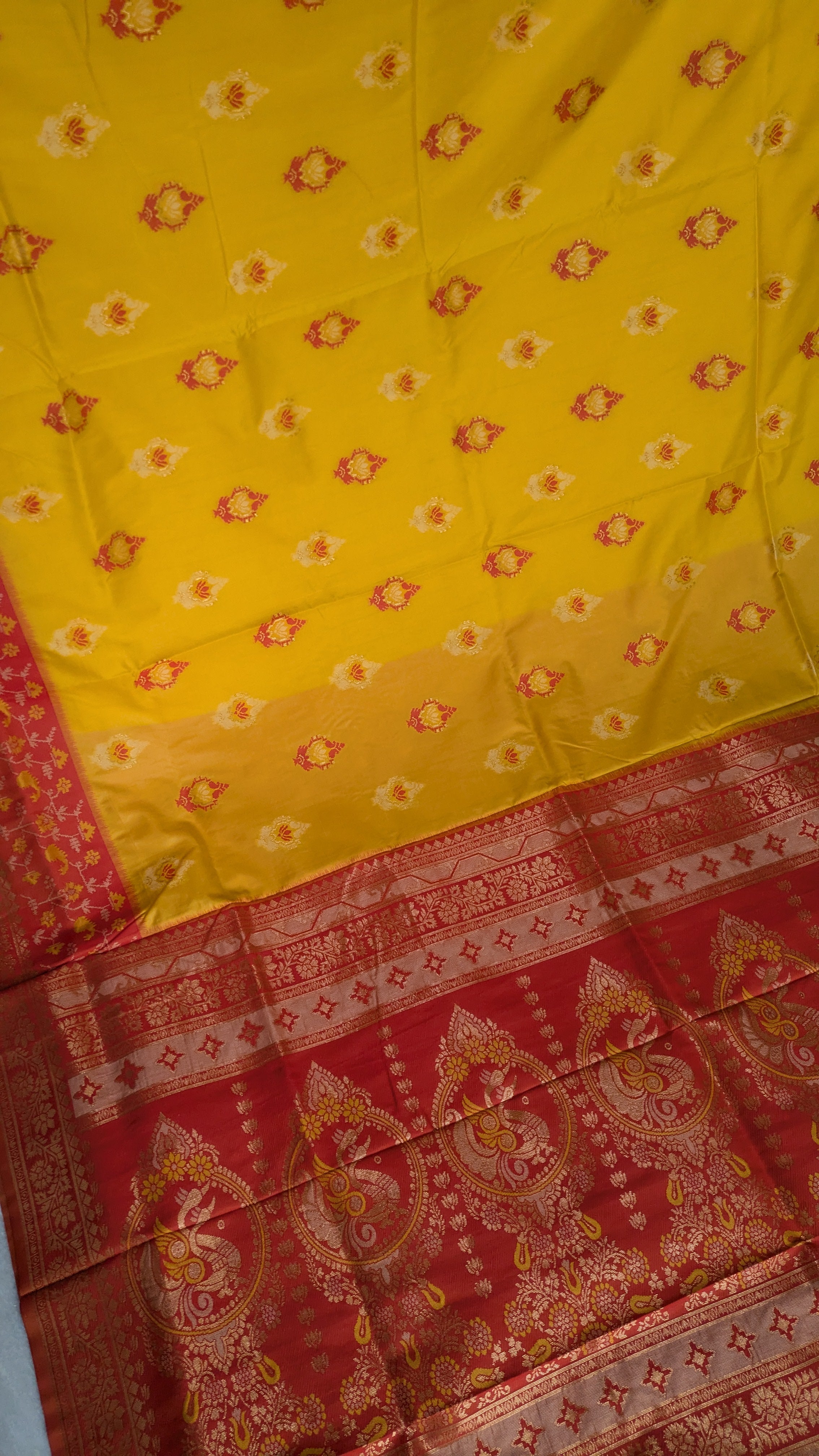 Pachampalli Ikkat Yellow Sari with Blouse Piece