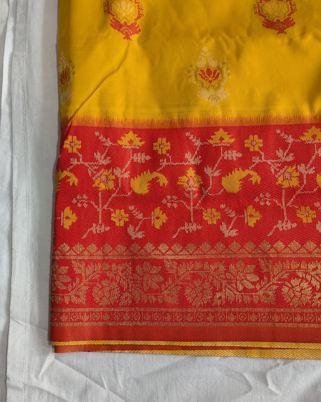 Pachampalli Ikkat Yellow Sari with Blouse Piece