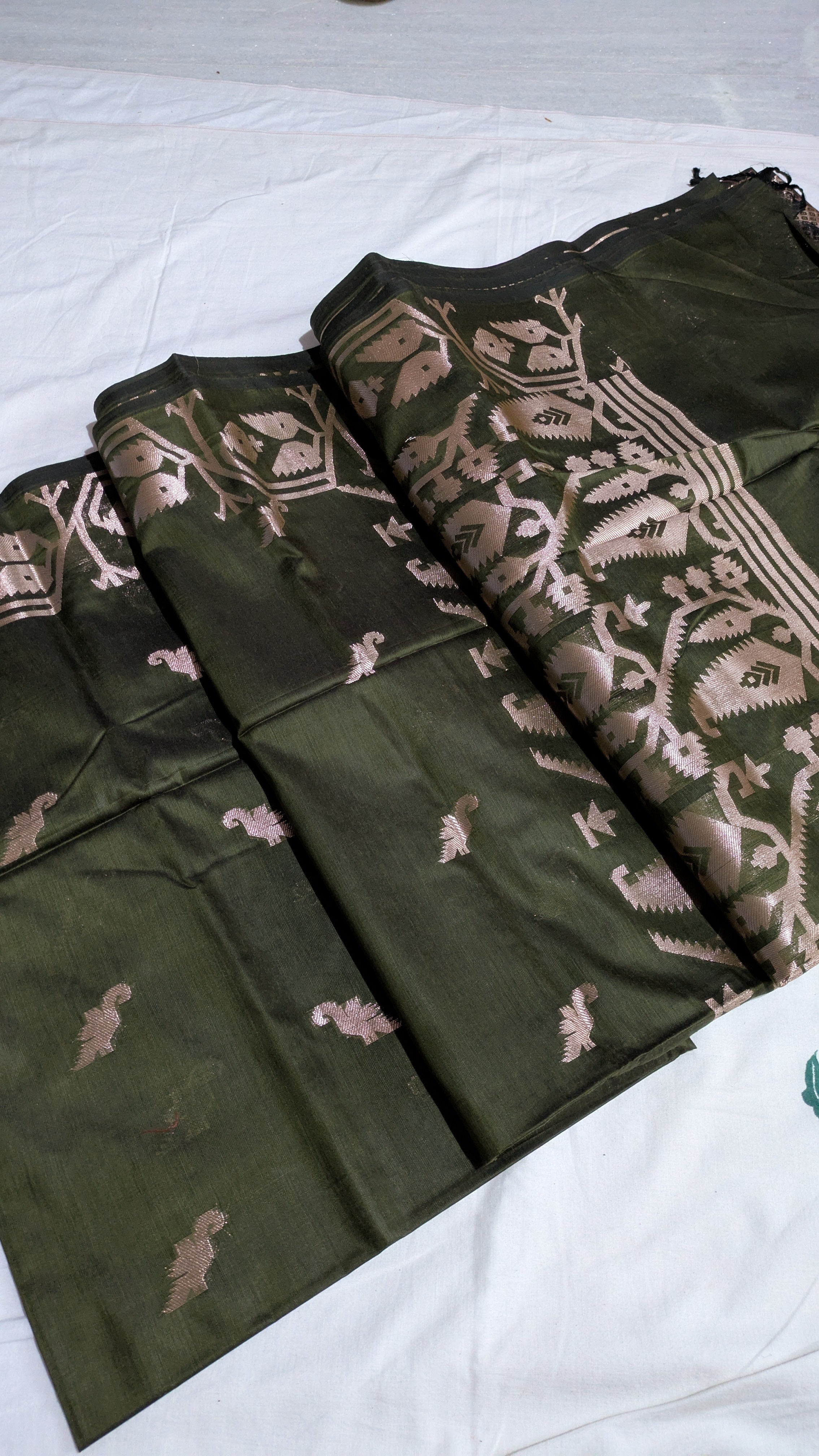 South Jamdani Dark Olive Sari with Blouse Piece