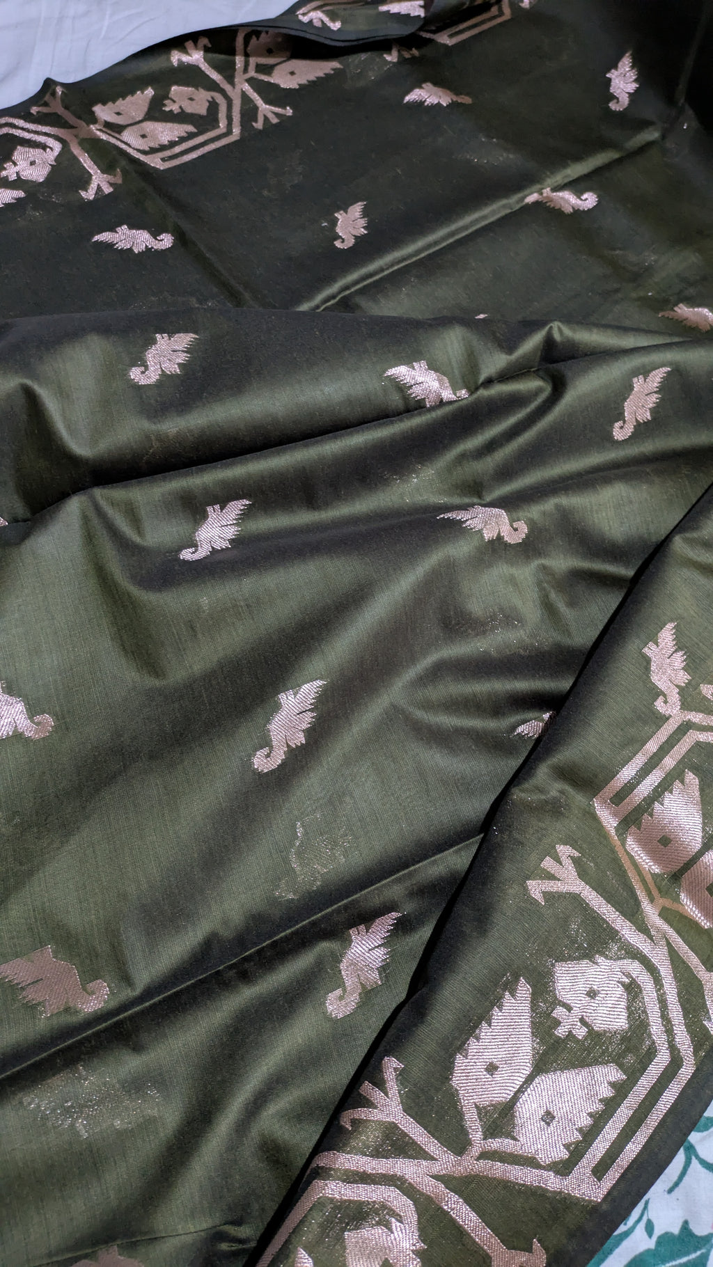 South Jamdani Dark Olive Sari with Blouse Piece