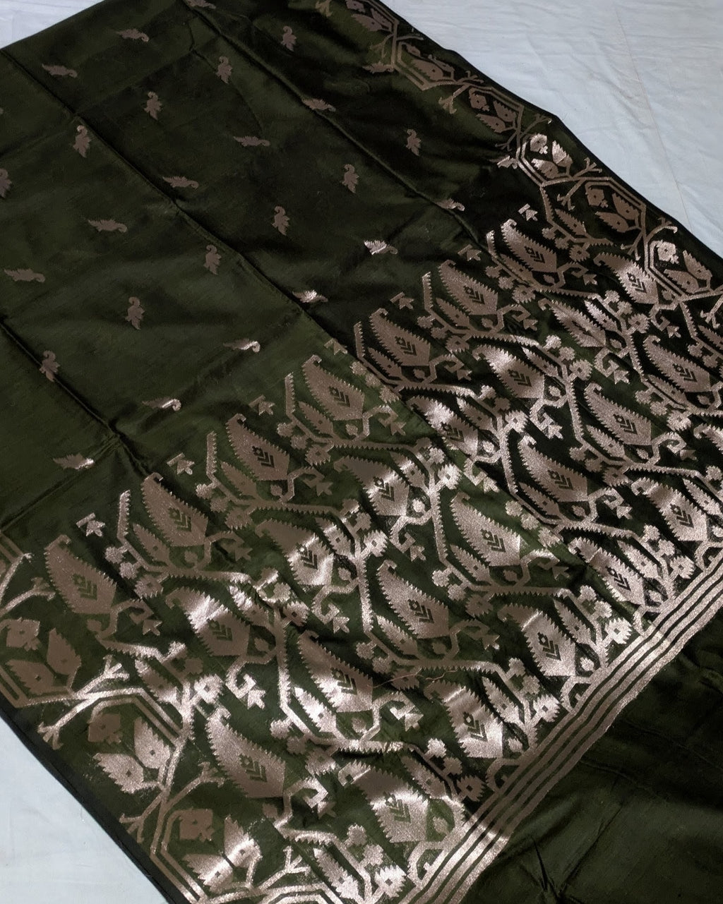 South Jamdani Dark Olive Sari with Blouse Piece