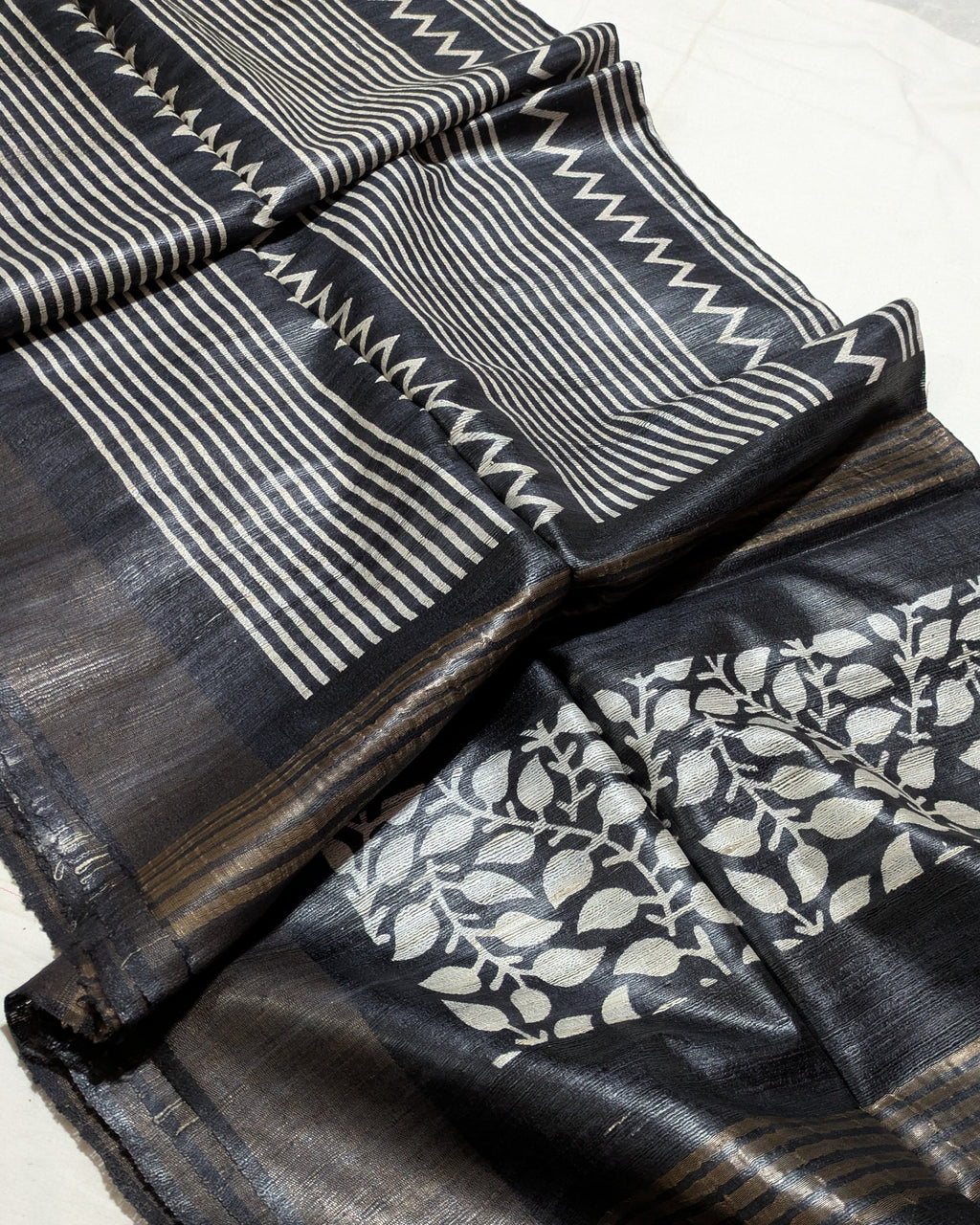 Printed Ghica Saree with Blouse Piece