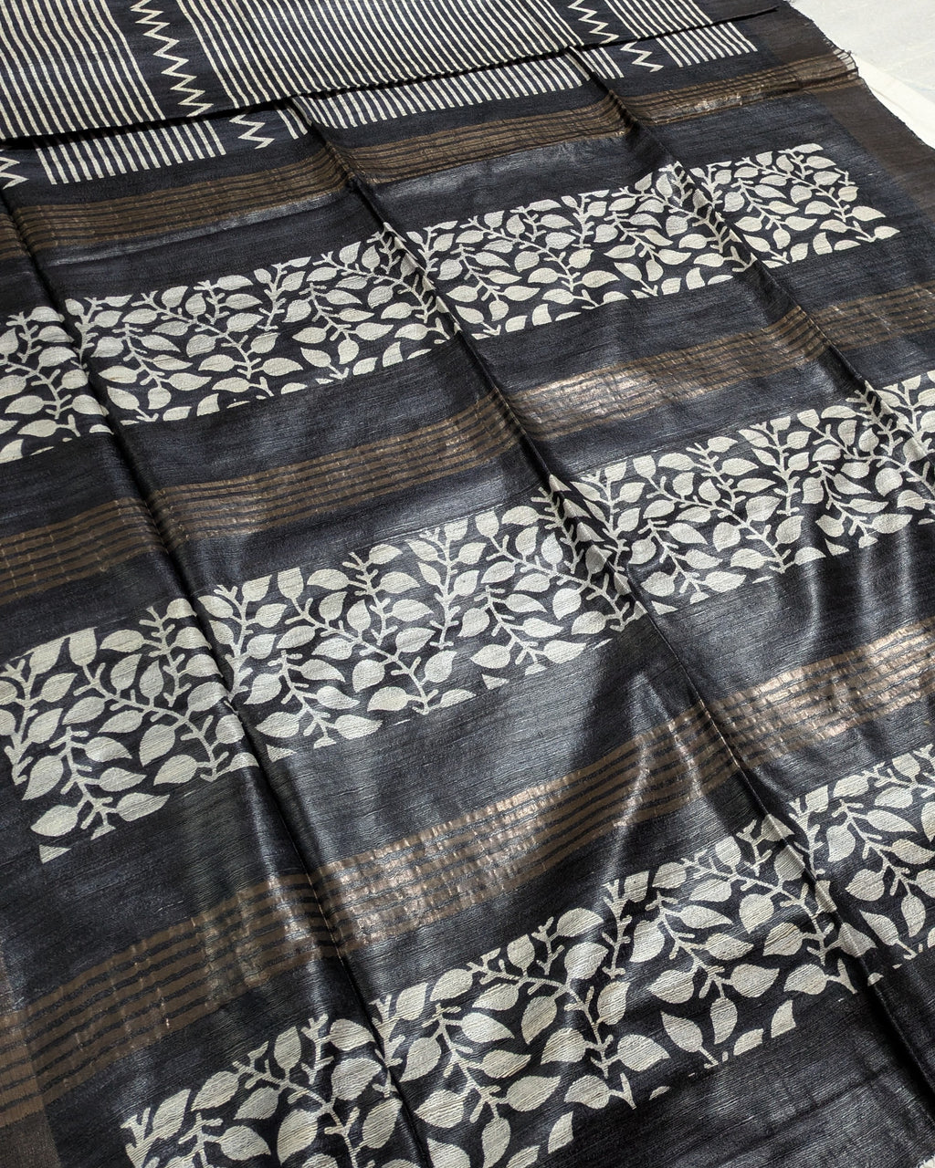 Printed Ghica Saree with Blouse Piece