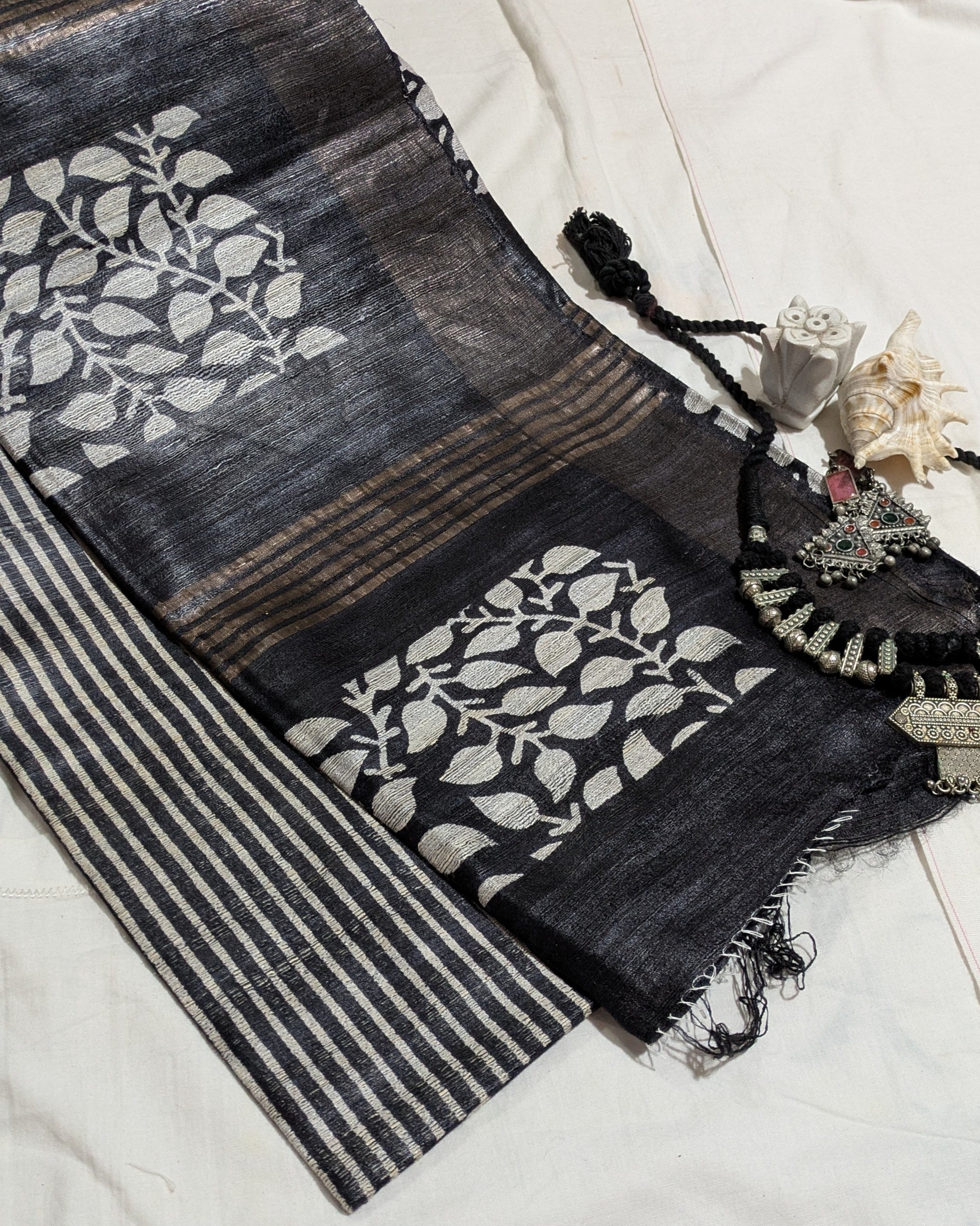 Printed Ghica Saree with Blouse Piece