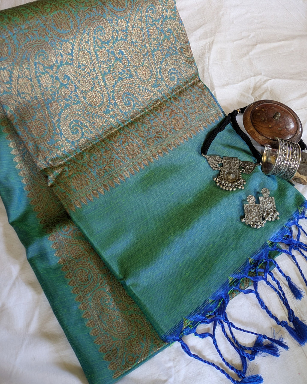 Dual Tone Sari with Blouse Piece