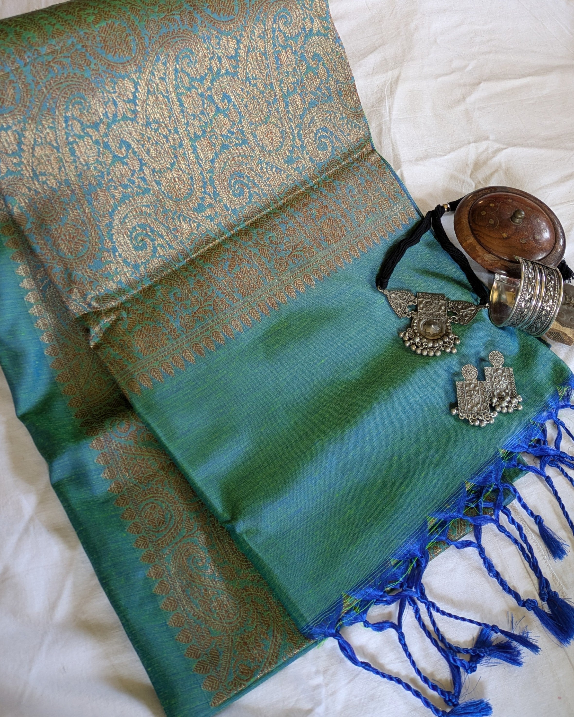 Dual Tone Sari with Blouse Piece