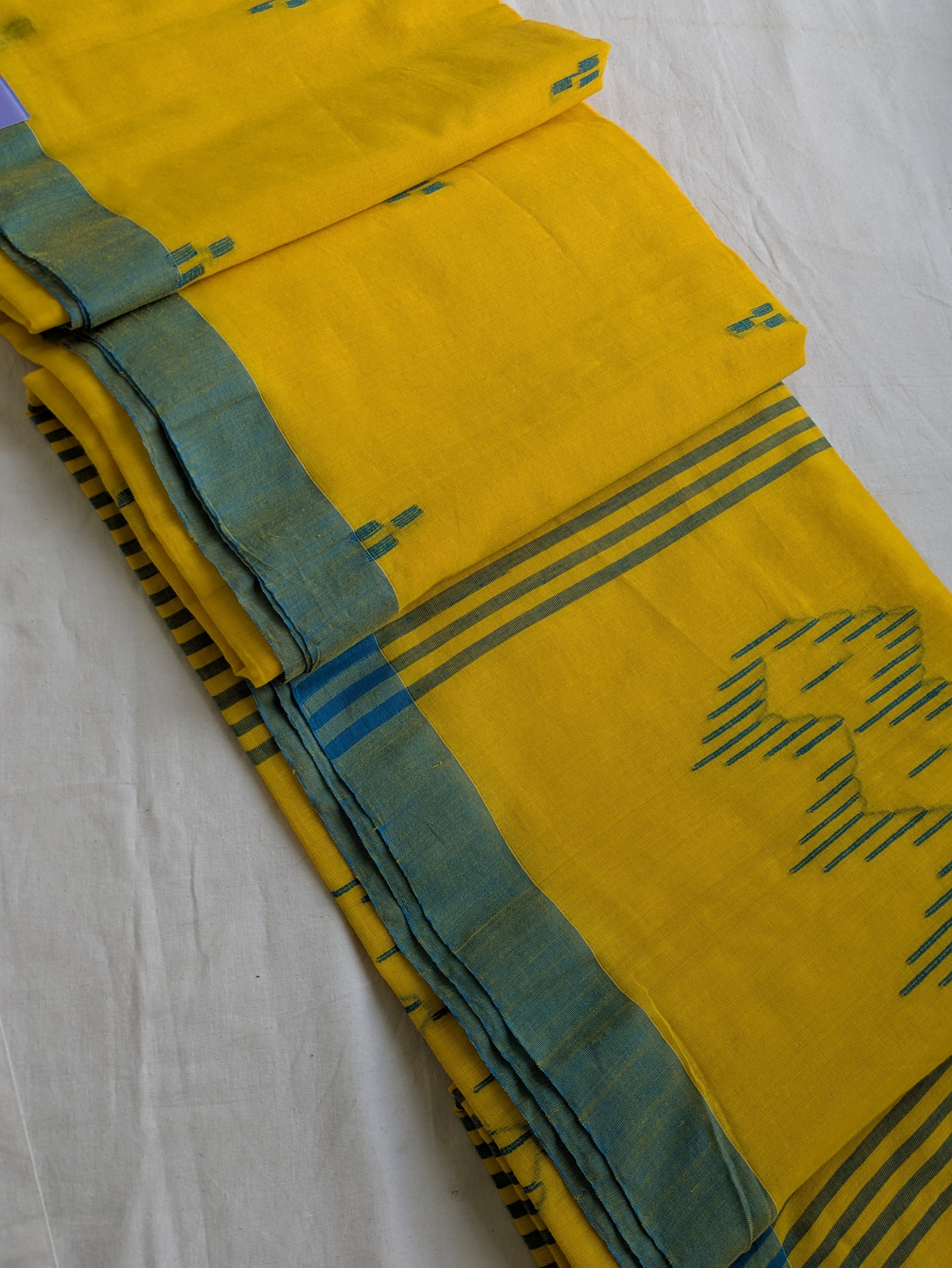 Phulia Handloom Sari with Blouse Piece