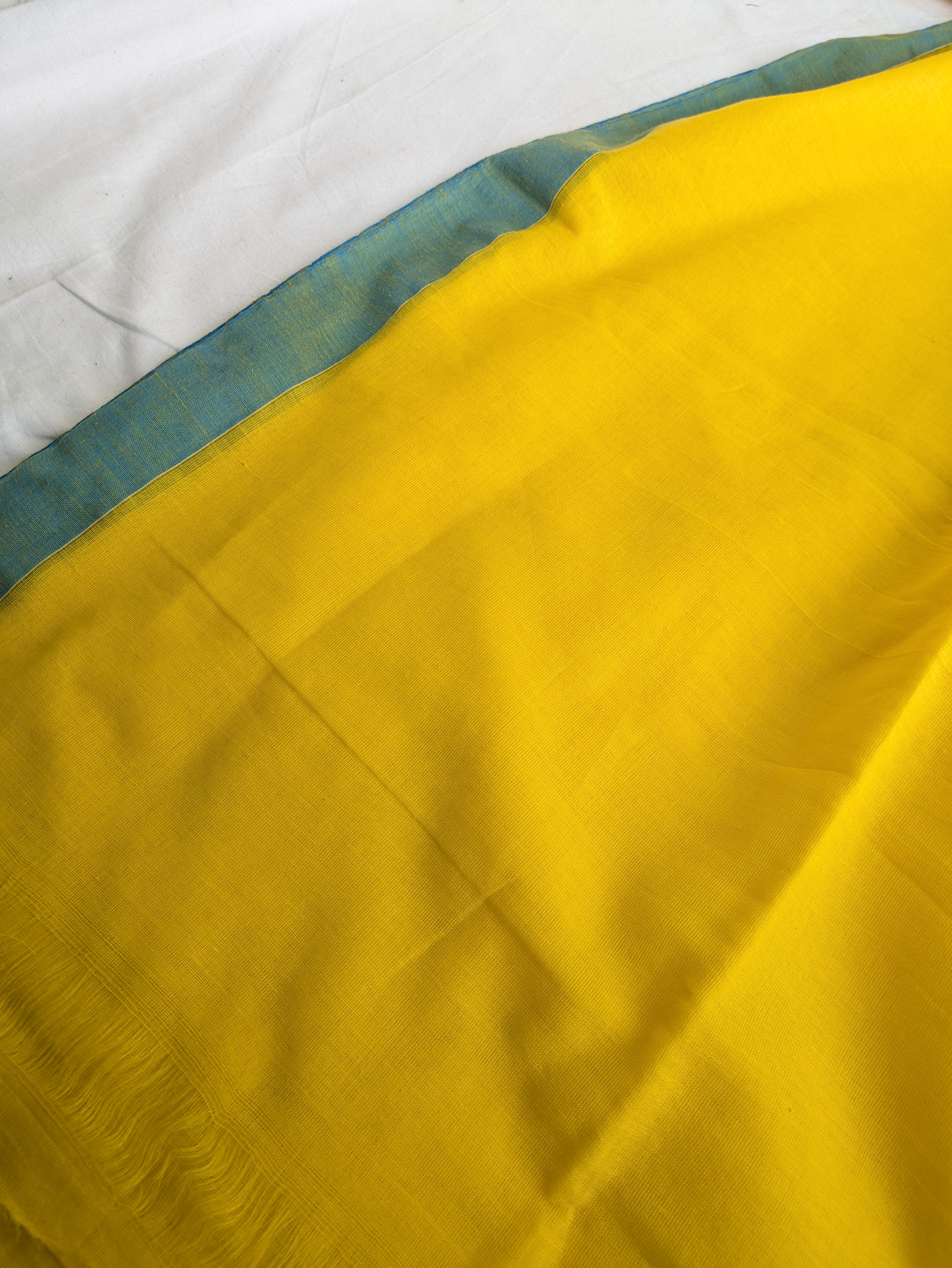 Phulia Handloom Sari with Blouse Piece