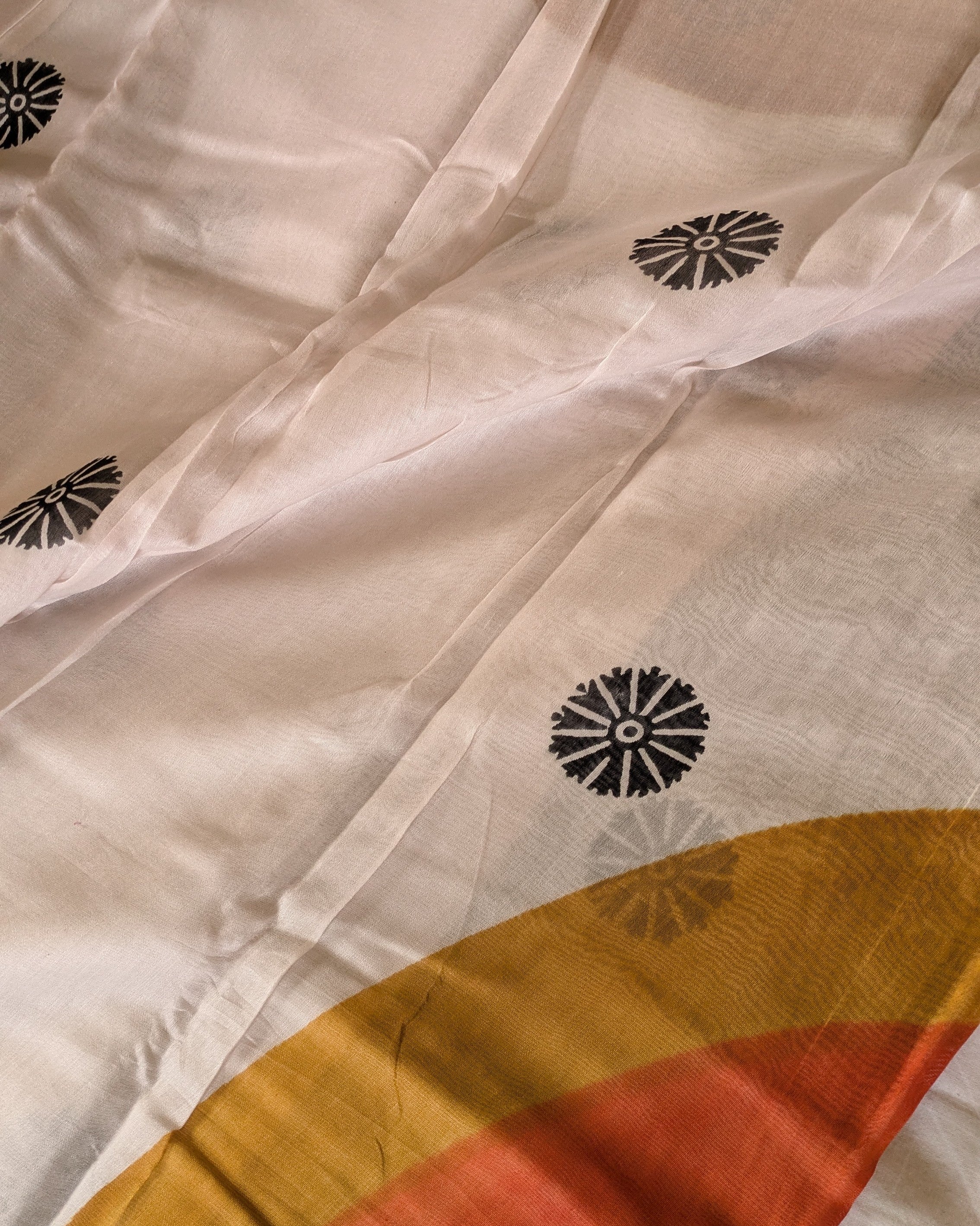 Semi Bapta Sari with Blouse Piece (Cream)