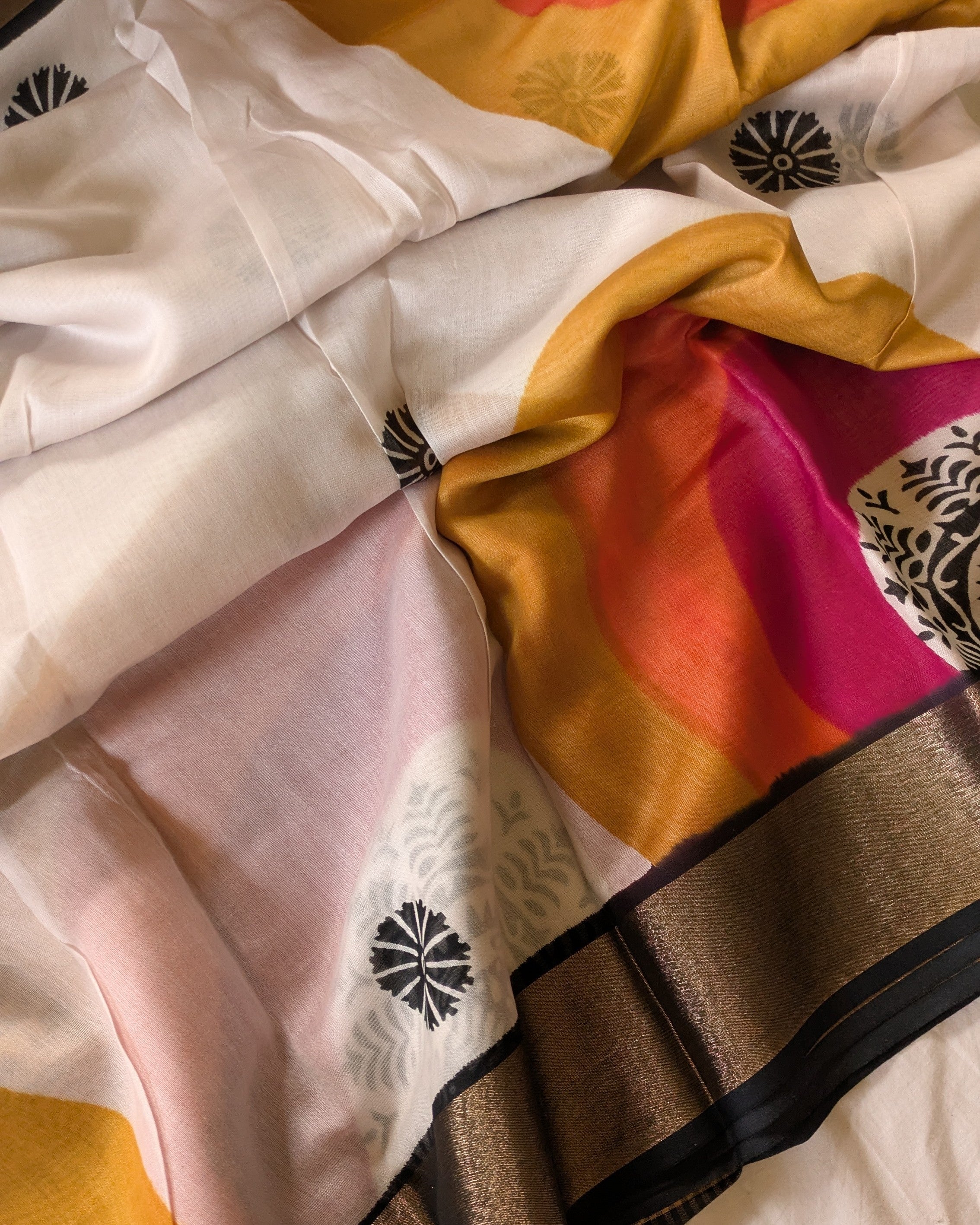 Semi Bapta Sari with Blouse Piece (Cream)