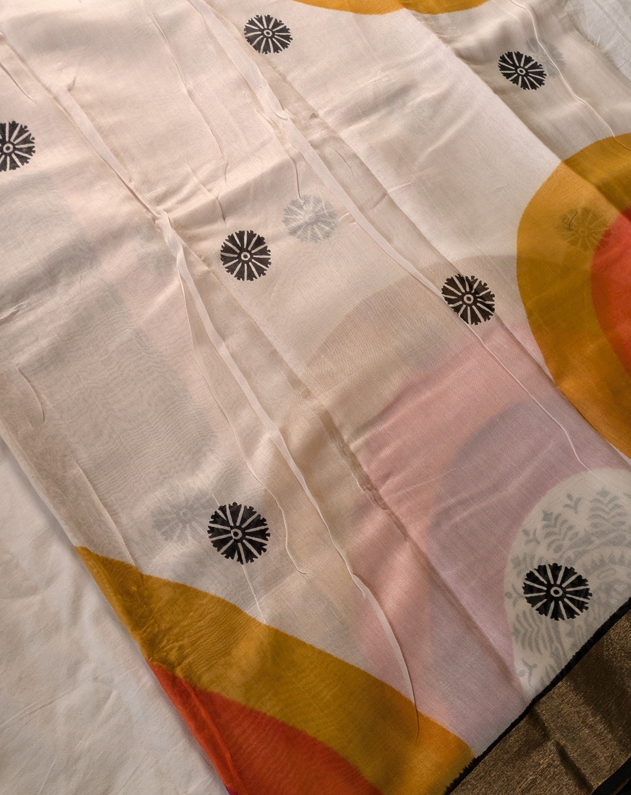 Semi Bapta Sari with Blouse Piece (Cream)
