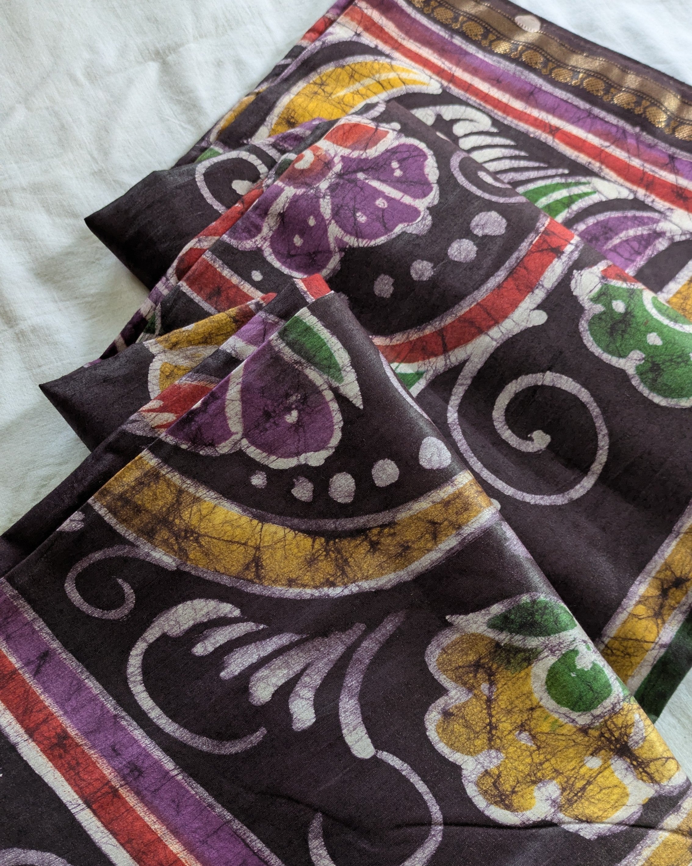 Maheswari Batik Sari Wine