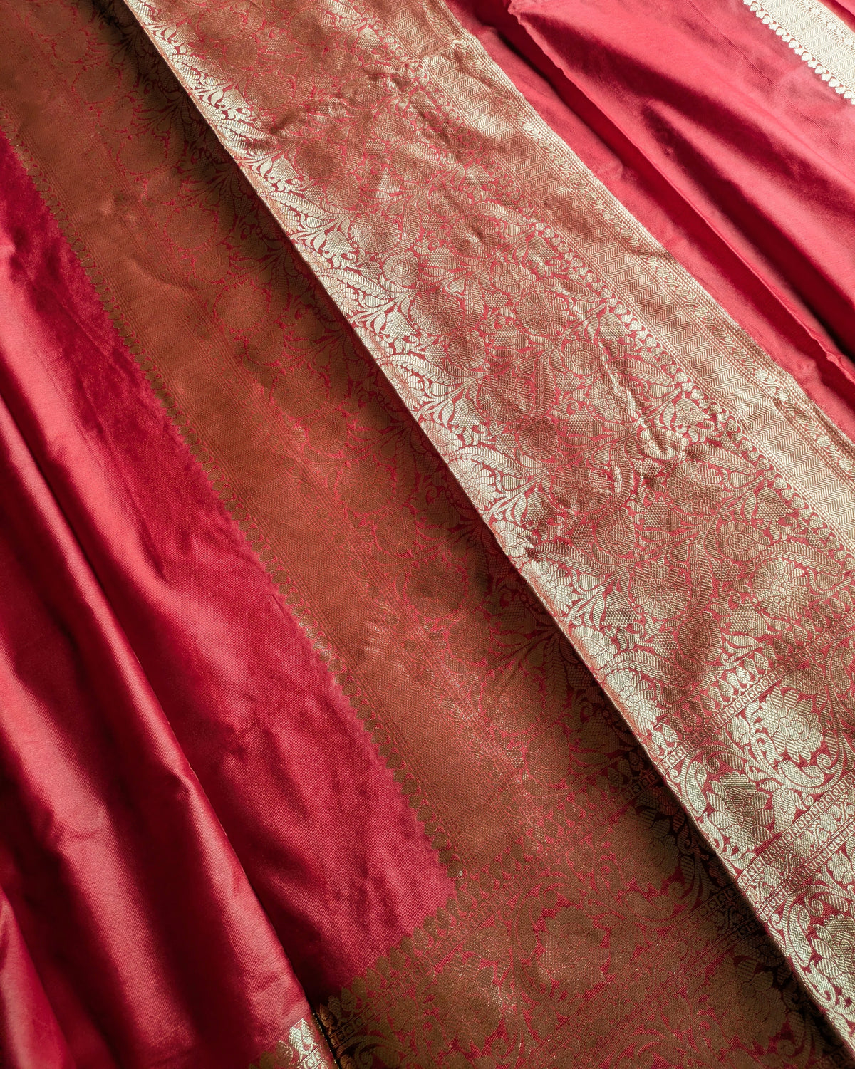 Katan Soft Banarasi Sari Red