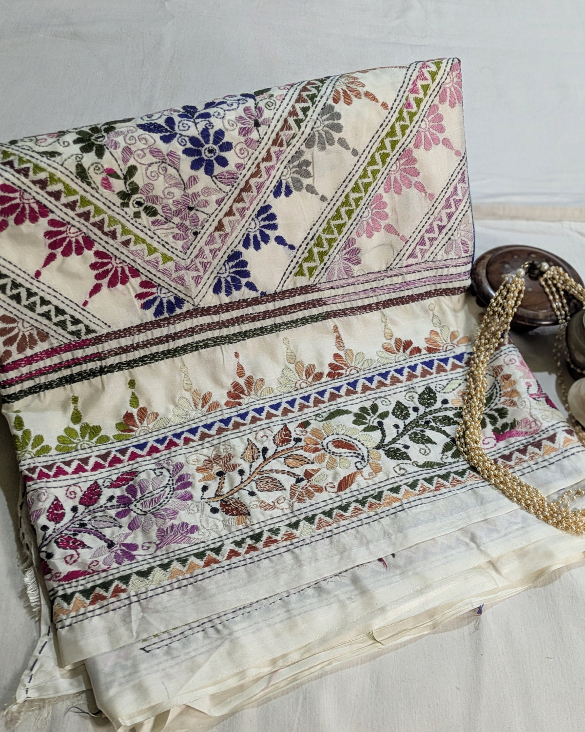 Kantha Stitch Sari with Blouse Piece White 2