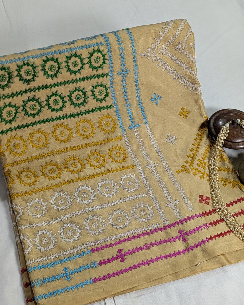 Gujrati Stitch Sari with Blouse Piece Biscuit Colour
