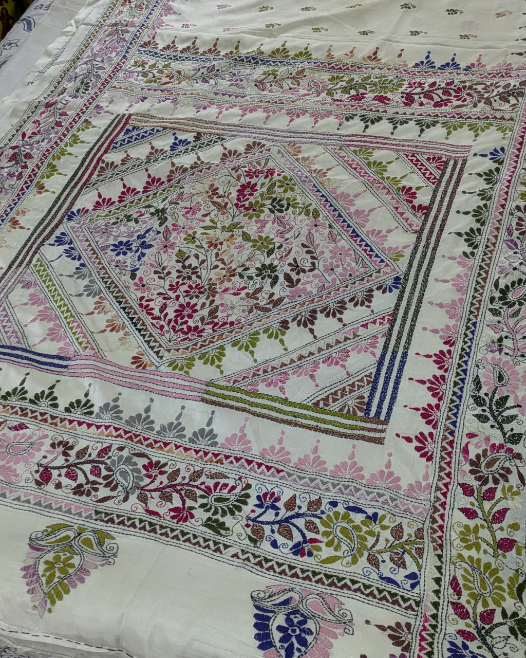 Kantha Stitch Sari with Blouse Piece White 2