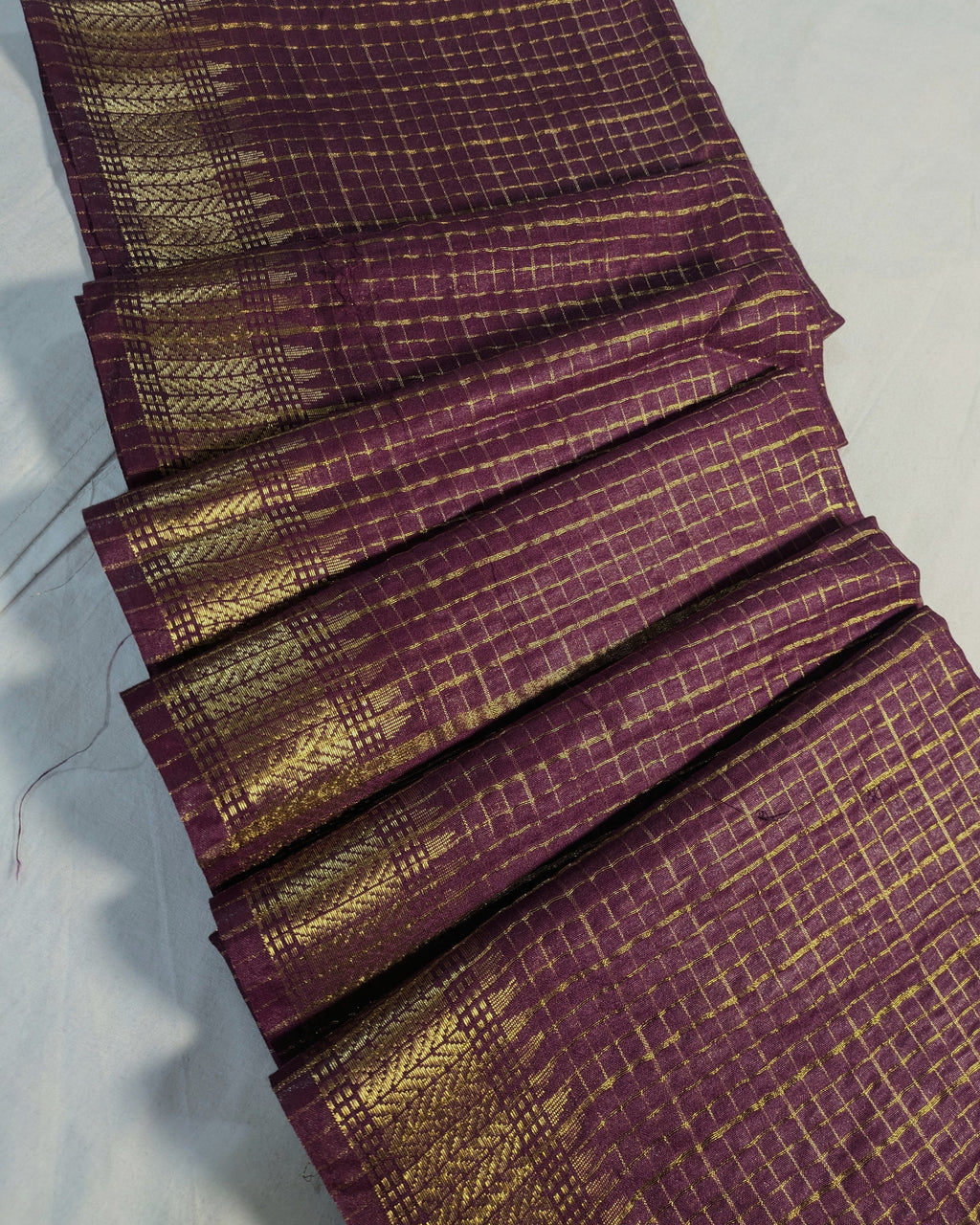 Stylish Check Sari with Blouse Piece Wine Colour