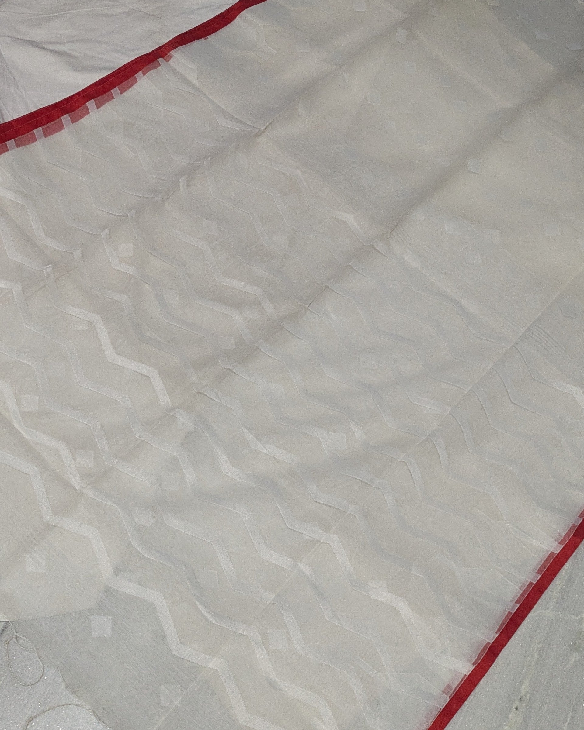 Resham Jamdani White Sari with Blouse Piece